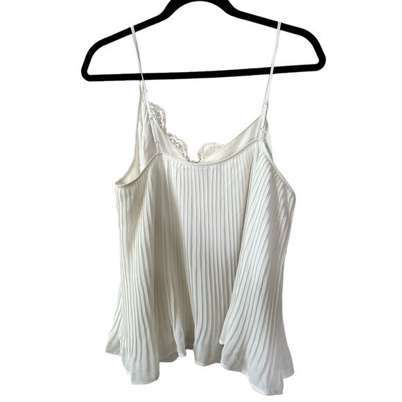 Express romantic flowy lace cream white camisole in women’s large - Picture 2 of 3